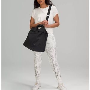 Lululemon On My Level Bag 19L